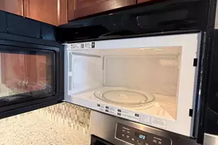 10002 Oakton Terrace Rd, Oakton, VA 22124 - Photo 32