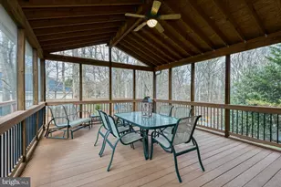 6586 Braddock Rd, Alexandria, VA 22312 - Photo 24