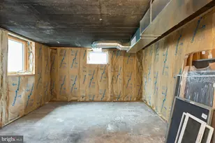 6586 Braddock Rd, Alexandria, VA 22312 - Photo 50