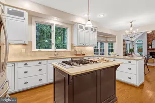 11181 Longwood Grove Dr, Reston, VA 20194 - Photo 16