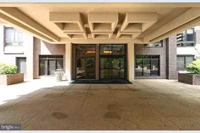 1808 Old Meadow Road #702, McLean, VA 22102 - Photo 2