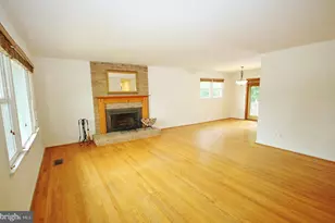 5504 Inverchapel Rd, Springfield, VA 22151 - Photo 2