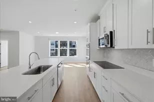 12118 Loblolly Dr, Fairfax, VA 22033 - Photo 4