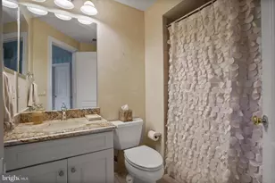 9864 Walker Glen Ct, Great Falls, VA 22066 - Photo 38