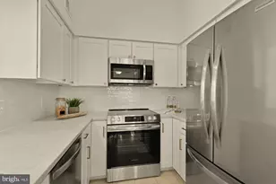 7602 Lakeside Village Dr, Falls Church, VA 22042 - Photo 6