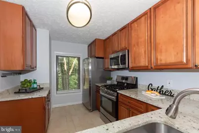 2233 Hunters Run Drive, Reston, VA 20191 - Photo 8