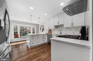 4819 Carriagepark Rd, Fairfax, VA 22032 - Photo 12