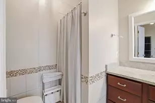 6601 Lavinus Ln, Alexandria, VA 22315 - Photo 16