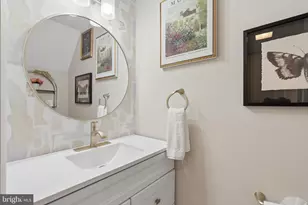 8213 Claremont Woods Dr, Alexandria, VA 22309 - Photo 14