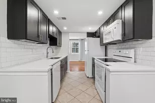 8213 Claremont Woods Dr, Alexandria, VA 22309 - Photo 8