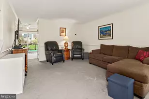 6523 Old Carriage Ln, Alexandria, VA 22315 - Photo 2