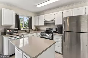 6523 Old Carriage Ln, Alexandria, VA 22315 - Photo 22