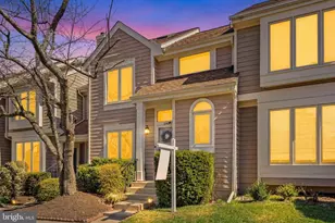 1044 Trevino Ln, Herndon, VA 20170 - Photo 2