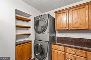 5902 Mt Eagle Dr, Alexandria, VA 22303 - Photo 8