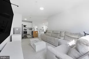 11635 Cavalier Landing Ct, Fairfax, VA 22030 - Photo 10