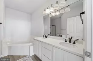 11635 Cavalier Landing Ct, Fairfax, VA 22030 - Photo 18