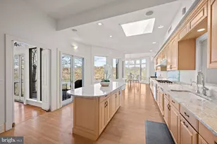 1159 Crest Ln, McLean, VA 22101 - Photo 14