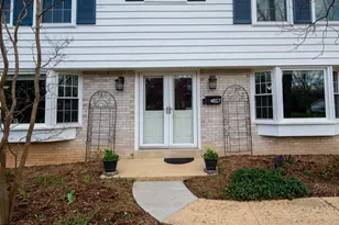 4817 Dodson Dr, Annandale, VA 22003 - Photo 4