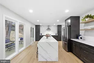 7204 Joshua Tree Ln, Springfield, VA 22152 - Photo 2