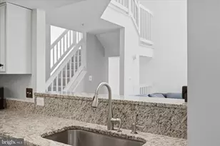 1342 Garden Wall Cir, Reston, VA 20194 - Photo 18