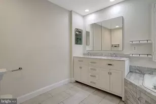 5282 Sandyford St, Alexandria, VA 22315 - Photo 46