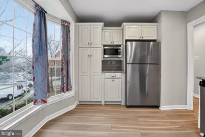 2874 Sutton Oaks Lane, Vienna, VA 22181 - Photo 10