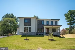9420 Vernon Dr, Great Falls, VA 22066 - Photo 2