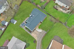 6922 Lodestone Ct, Alexandria, VA 22306 - Photo 2