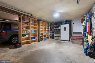 3706 Quaint Acres Cir, Falls Church, VA 22041 - Photo 32