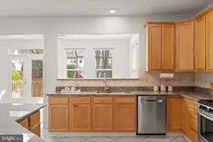 5105 Whisper Willow Dr, Fairfax, VA 22030 - Photo 24