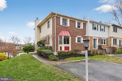 7108 Lake Cove Drive, Alexandria, VA 22315 - Photo 2