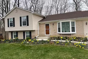 8306 Cushing Ct, Springfield, VA 22153 - Photo 2