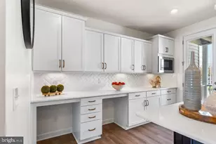 8103 Zoe Pl, Alexandria, VA 22306 - Photo 8