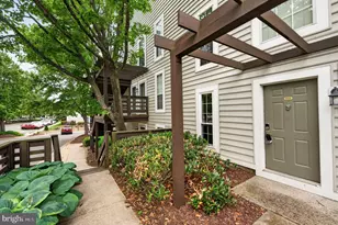 10146 Oakton Terrace Rd, Oakton, VA 22124 - Photo 4