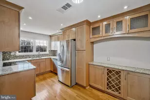 12101 Greenway Ct, Fairfax, VA 22033 - Photo 20