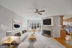 12101 Greenway Ct, Fairfax, VA 22033 - Photo 4