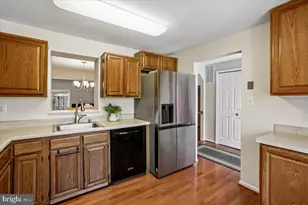 14525 Four Chimney Dr, Centreville, VA 20120 - Photo 10