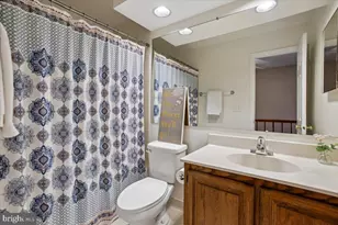 14525 Four Chimney Dr, Centreville, VA 20120 - Photo 24