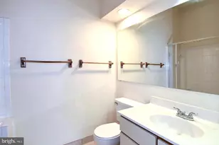 7705 Lafayette Forest Dr, Annandale, VA 22003 - Photo 18