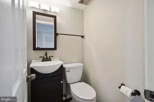 8102 Pinelake Ct, Alexandria, VA 22309 - Photo 20