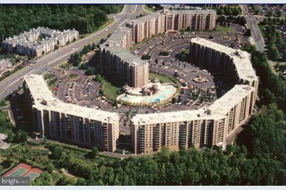 8340 Greensboro Drive #802, McLean, VA 22102 - Photo 18