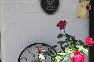 8705 Yardley Dr, Alexandria, VA 22308 - Photo 2