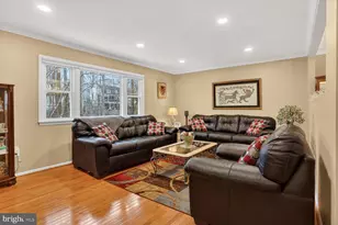 5206 Pimlico Ct, Fairfax, VA 22032 - Photo 4