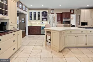 9498 Lynnhall Pl, Alexandria, VA 22309 - Photo 14