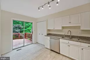 6274 Walkers Croft Way, Alexandria, VA 22315 - Photo 18