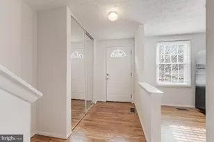 1682 Harvest Green Ct, Reston, VA 20194 - Photo 2