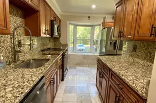 8852 Cork County Ct, Springfield, VA 22152 - Photo 4