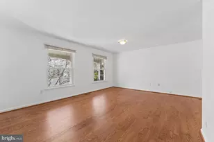 8910 Spur Rd, Springfield, VA 22153 - Photo 4