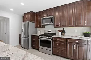 7379 Hallcrest Dr, McLean, VA 22102 - Photo 4