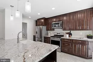 7379 Hallcrest Dr, McLean, VA 22102 - Photo 4